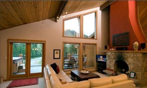 Mountain Town Properties Olaus House Rossland Bagian luar foto